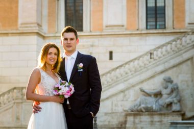 Gelin ve Damat Düğün pozlar Capitol Hill (Campidog önünde