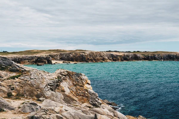 Rocky costline view of Pointe du Percho, Peninsula of Quiberon, — Stock Photo, Image