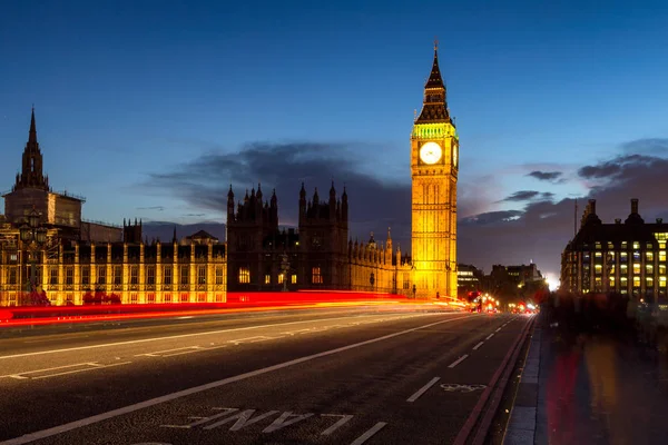 黄昏，伦敦，英国大笨钟和威斯敏斯特桥 — 图库照片