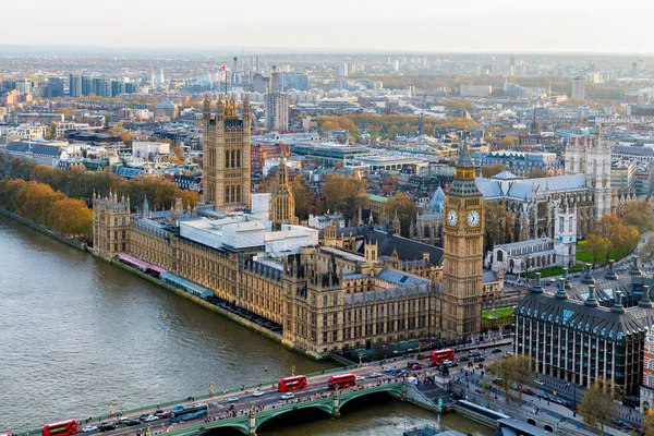 Luftaufnahme von London und der Themse, Großbritannien — Stockfoto