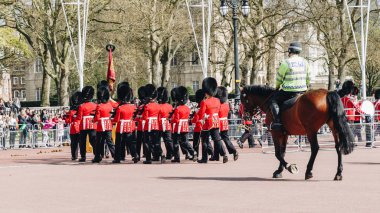 Londra, İngiltere - 4 Nisan 2017 - bekçi B, değiştirme