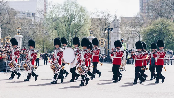 London, england - 4. april 2017: parade der königlichen garde während der trad — Stockfoto