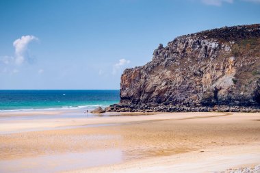 Beach Anse de Pen Hat on the Presqu'ile de Crozon, Parc naturel 