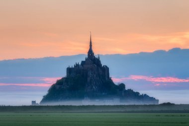 Ünlü Le Mont Saint-Michel gelgit Island'da panoramik olmak