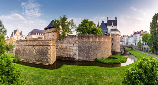 Castelo dos Duques da Bretanha (Chateau des Ducs de Bretagne) i — Fotografia de Stock