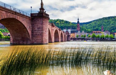 Panoramik manzaralı güzel Ortaçağ kenti Heidelberg C dahil