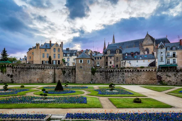 Vannes, středověké město z Bretaně (Bretagne) ve Francii. — Stock fotografie