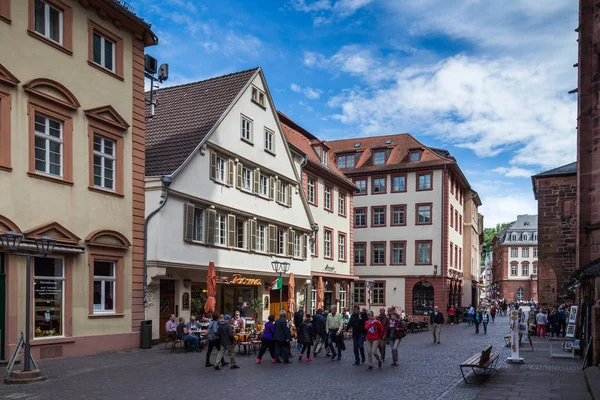 Heidelberg, Németország - 2017. május 6.: Piac zsúfolt túra — Stock Fotó