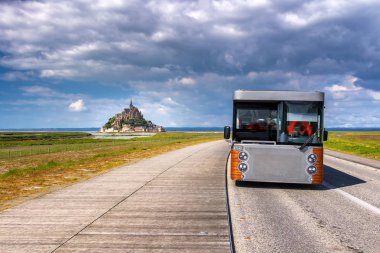 Adada, Normandiya muhteşem Mont Saint Michel Katedrali,