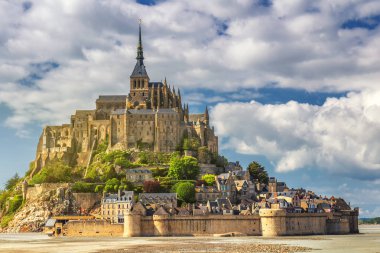 Adada, Normandiya muhteşem Mont Saint Michel Katedrali,