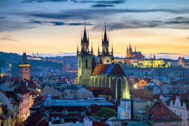 Havadan görünümü üzerinde Kilise Our Lady Tyn, Old Town ve Pra önce