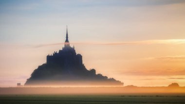 Ünlü Le Mont Saint-Michel gelgit Island'da panoramik olmak