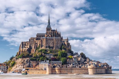Mont Saint Michel katedral güzel ada, Normandiya, n