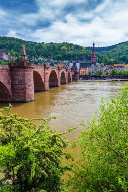 Eski Neckar Köprüsü ve Heidelberg city, Almanya