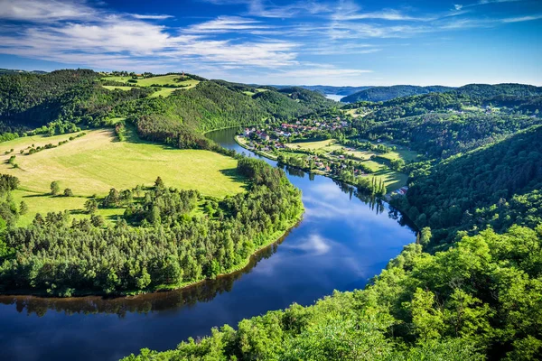 Vista de Vltava rio ferradura forma meandro de Solenice viewp — Fotografia de Stock