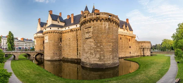 Zamek książąt bretońskich (Chateau des Ducs de Bretagne) i — Zdjęcie stockowe