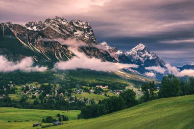 Boite Vadisi ile Monte Antelao, en yüksek mountai Panoraması