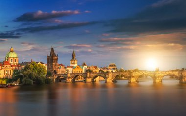 Ünlü ikonik görüntü Charles Bridge, Prague, Çek Cumhuriyeti. C