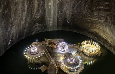 Turda, Romanya - 8 Ağustos 2017: Turda Salt Mine iç görünümünü, 