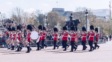 Londra, İngiltere - 4 Nisan 2017 - bekçi B, değiştirme
