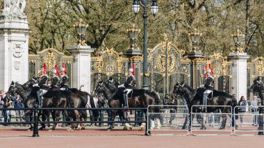 Londra, İngiltere - 4 Nisan 2017 - bekçi B, değiştirme