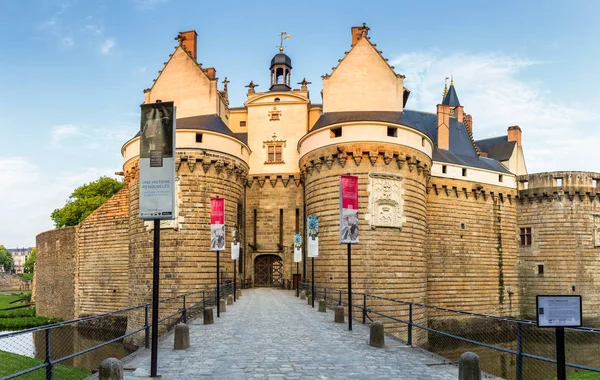 Nantes, Frankreich - 3. Mai 2017: Schloss der Herzöge der Bretagne (c — Stockfoto