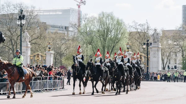 London, england - 4. april 2017 - die Wachablösung bei b — Stockfoto