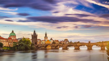 Çek Cumhuriyeti Prag 'ın Eski Kentinde Charles Köprüsü