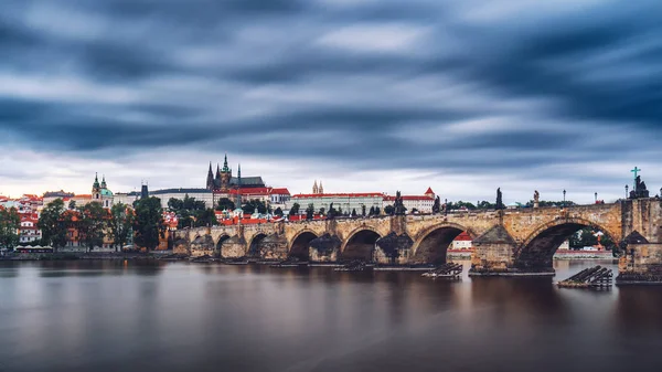 Slavný Ikonický Obraz Karlova Mostu Praha Česká Republika Koncept Cestování — Stock fotografie