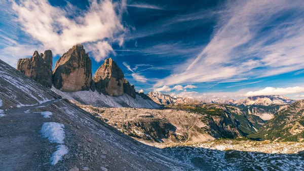 Tre Cime di Laveredo, three spectacular mountain peaks in Tre Ci — Stockfoto