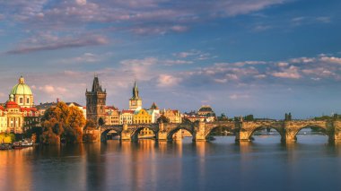 Çek Cumhuriyeti Prag 'ın Eski Kentinde Charles Köprüsü