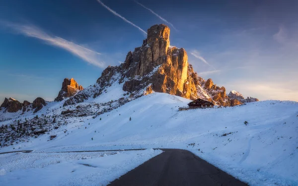 Vinter i Dolomiterna, norra Italien — Stockfoto