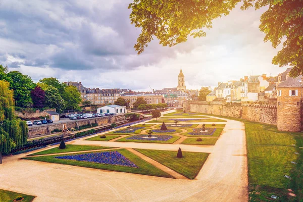 Vannes, středověké město z Bretaně (Bretagne) ve Francii. — Stock fotografie