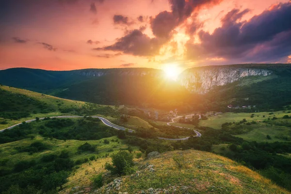 Turda Gorge (Cheile Turzii) panorama at sunset, natural reserve, — Stock Photo, Image