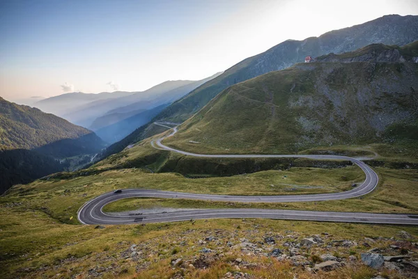 Transfagarasan przekazać w lecie. Przekraczania Karpat w — Zdjęcie stockowe