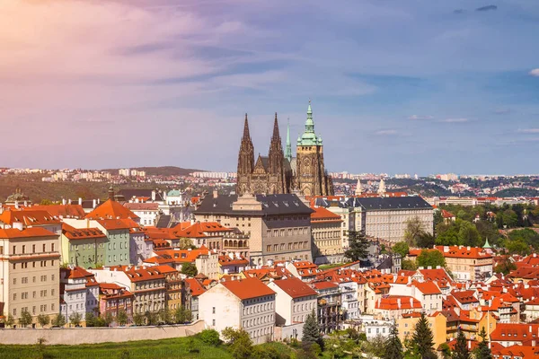 Castelo de Praga e Catedral de São Vito, República Checa. Panoram. — Fotografia de Stock