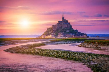 Adada, Normandiya muhteşem Mont Saint Michel Katedrali,