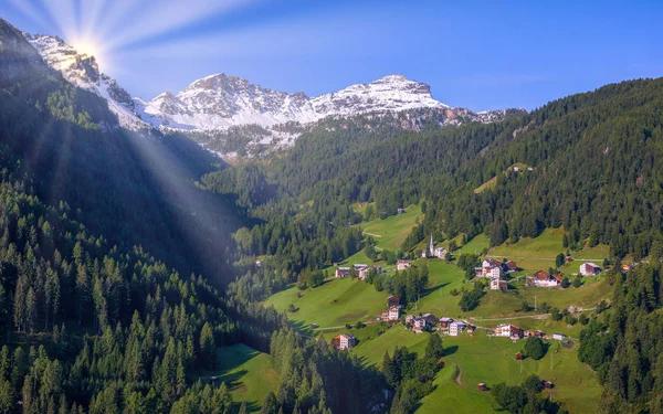 Imressive Dolomites 산 그리고 전통 마입니다. 북쪽의 — 스톡 사진