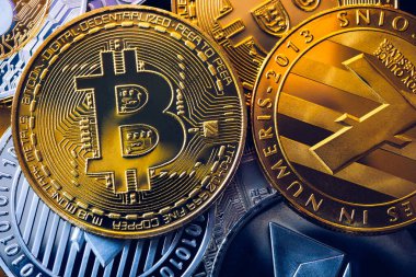 Cryptocurrencies Bitcoin, Etherium, dalgalanma, Litecoin kümesi