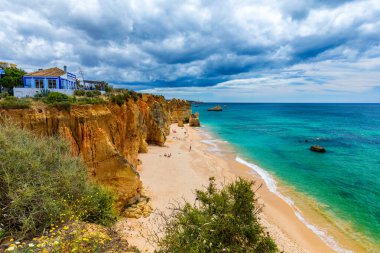 Praia dos Tres Castelos güney Portekiz, Portimao, Algarve reg