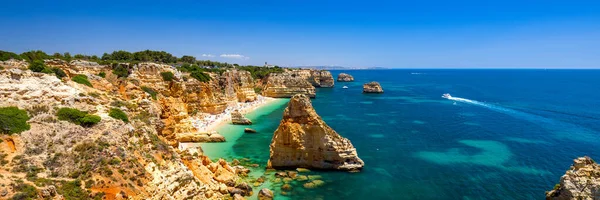 Praia da Marinha, hermosa playa Marinha en Algarve, Portugal . — Foto de Stock