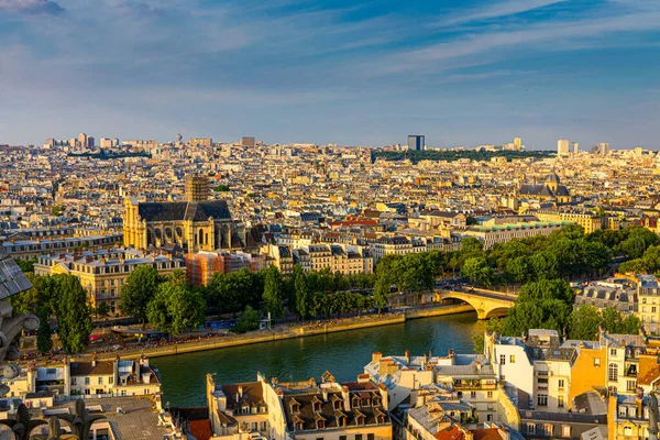 Panorama aéreo de alta resolución de París, Francia tomado del — Foto de Stock