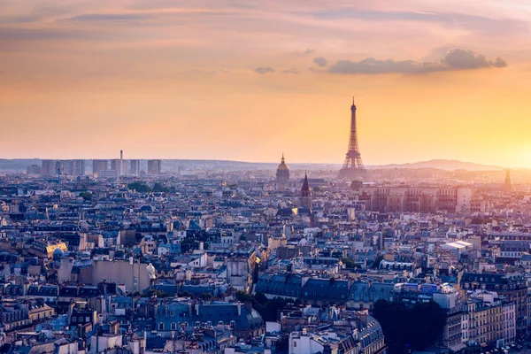 Panoramautsikt över Paris, Eiffeltornet och La Defense affärs — Stockfoto