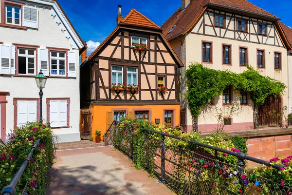 Piazza del mercato con municipio e torre del municipio, Ettlingen, Germania — Foto Stock