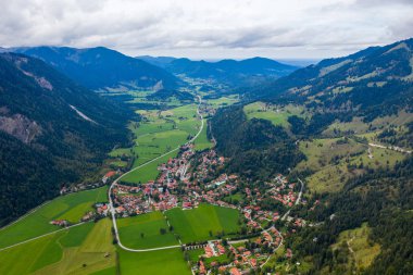 Bayrischzell municipality aerial view, with a view of Osterhofen