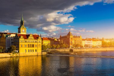 Çek Cumhuriyeti Prag 'daki Charles Köprüsü. Prag, Çek Cumhuriyeti. Cha!