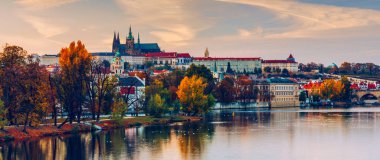 Prag sonbahar manzarası. Prag sonbahar manzarası Saint V 'e