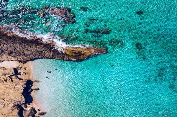 People swimming in the sea. Aerial view, Top view. The color of — Stok fotoğraf