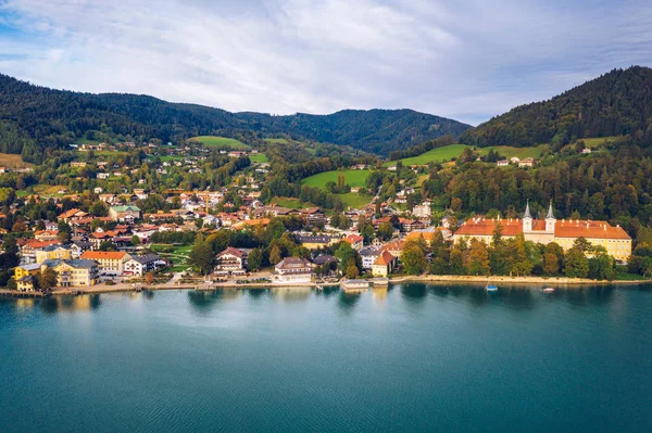 Tegernsee, Németország. Tegernsee-tó Rottach-Egern (Bajorország), G — Stock Fotó