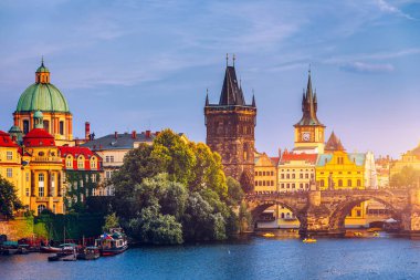 Charles Köprüsü, Eski Şehir ve Charles Köprüsü Eski Şehir Kulesi, P